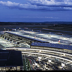 Aéroport de Vienne, Skylink et verrouillage total