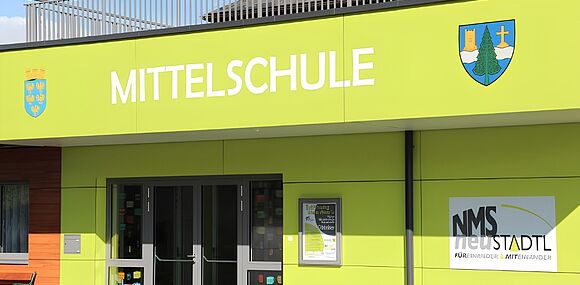 Neue Mittelschule Neustadtl: Sicherer Schulzugang mit Xesar